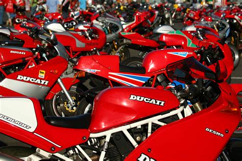 DCF, l expo des 30 ans | Ducati Club de France | Repaire ...