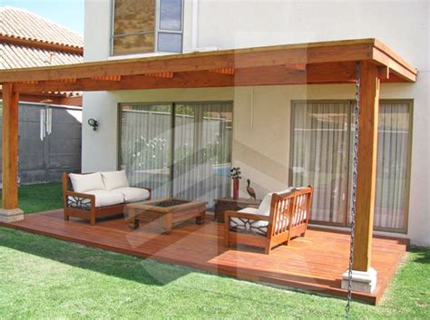Deck de madera en terraza | Backyard patio, Pergola patio ...