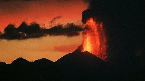 Declaran la alerta naranja en Guatemala por la erupción ...