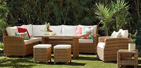 Decora tu hogar con bellos muebles de jardín