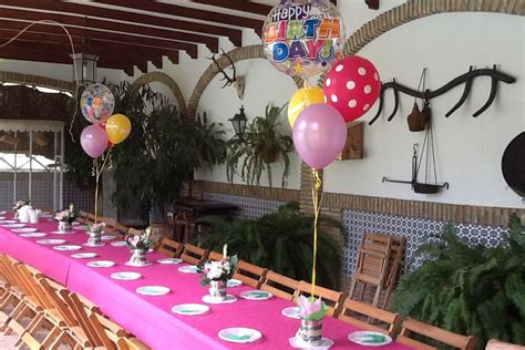 Decoración con globos para 18 cumpleaños   La Tavola Dulce