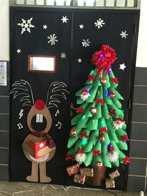 Decoración de puerta navideña. Colegio San José | Noel ...