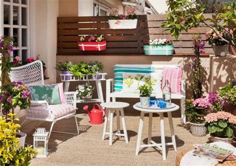 Decoración Fácil: Terraza lowcost con muebles de IKEA