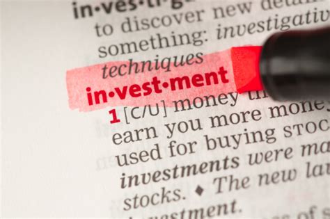 Definición de inversión resaltada en rojo | Foto Premium