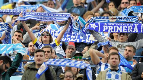 Deportivo de la Coruña: Aficionados piden un referéndum al ...