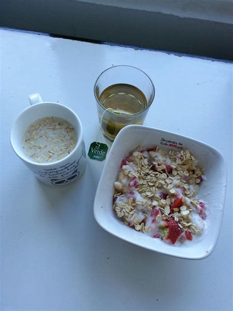 Desayuno 4: Soja con avena, acompañando de yogurt ...