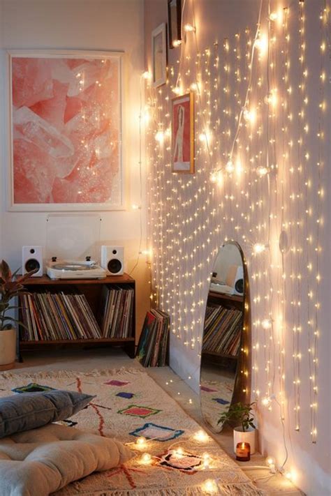 Descubre cómo decorar tu casa con guirnaldas de luces