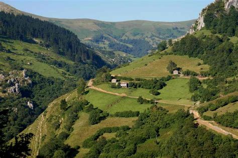 Descubre los Valles Pasiegos, Cantabria y sus maravillosos ...