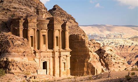 Descubren nuevo monumento en Petra   National Geographic ...