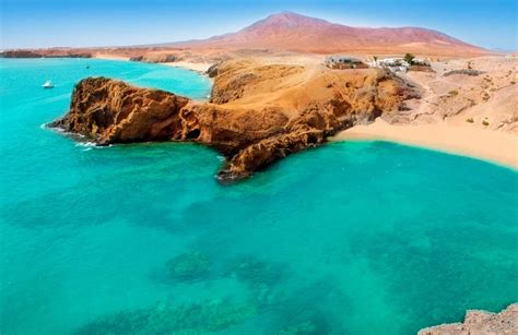 Destinos para este verano: Lanzarote, una Isla con diferentes planes