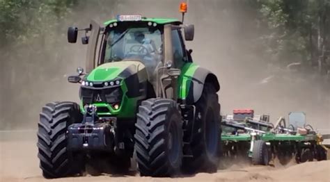 DEUTZ FAHR 9 Series   Training Session on field