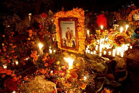 Día de muertos, elaboración cultural de la Colonia ...