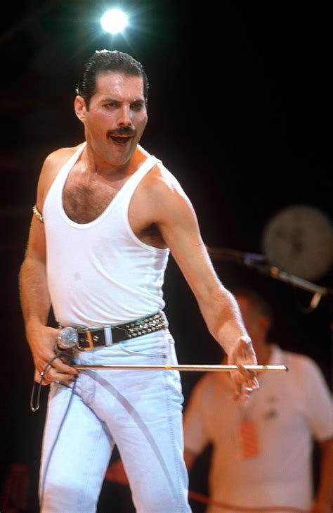 Dibuje a Freddie Mercury   Dibujando el Rock   Taringa!