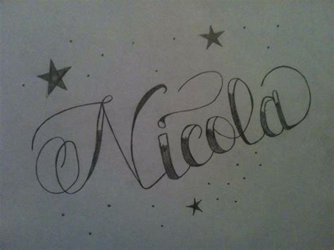 Dibujo hecho a lápiz   Tatuaje con el nombre de Nicola ...
