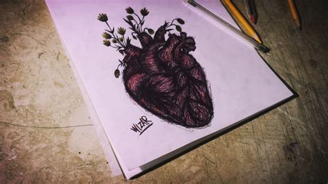 Dibujo surrealista hecho con bolígrafo.  Corazón marchito ...