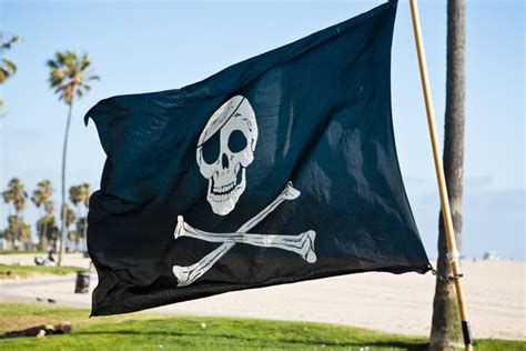Diferentes banderas piratas
