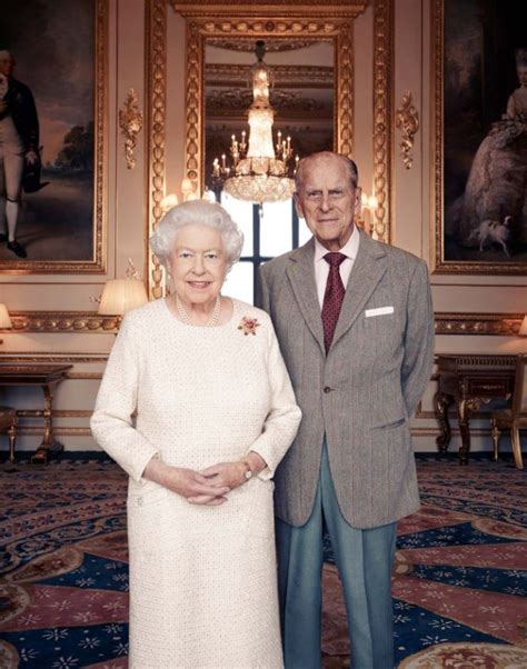 Difunden nuevo retrato de la reina Isabel II y su esposo – N+