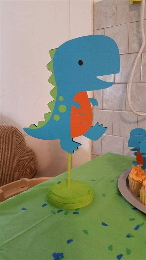 Dinosaur center piece/baby shower/first birthday | Decoracion de ...