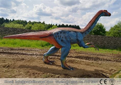 Dinosaurio robot tamaño natural Therizinosaurus