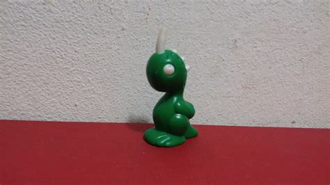 Dinosaurio Verde Con Cuerno Huevo Kinder Figura   $ 60.00 en Mercado Libre