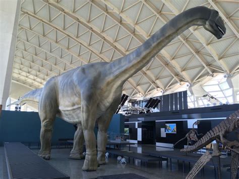 Dinosaurios a tamaño real para fomentar el turismo paleontológico ...