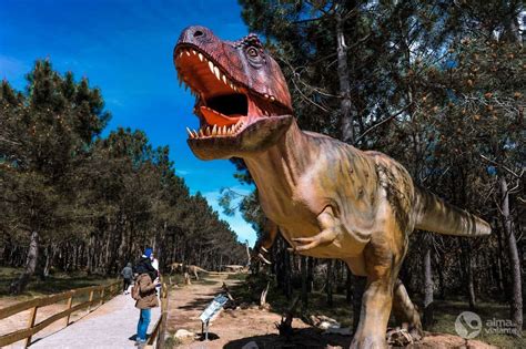 Dinossauros à solta no Dino Parque da Lourinhã | Alma de ...