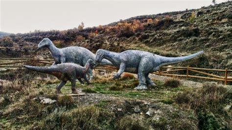 Dinosuarios en la Senda Termal de La Rioja | Ventanilla o ...