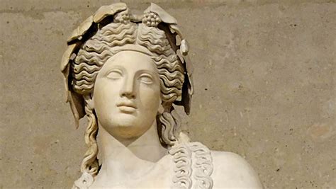 Dionisio, el dios griego del vino, el teatro y la locura