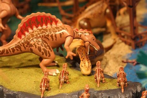 Diorama #Playmobil inspiré du film #Jurassic Park lors de ...
