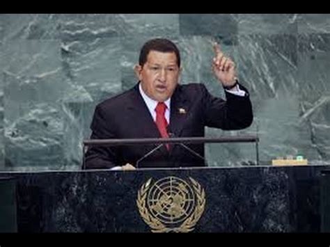 Discurso Historico Hugo Chavez en la ONU !!Aqui Huele A Azufre!!   YouTube