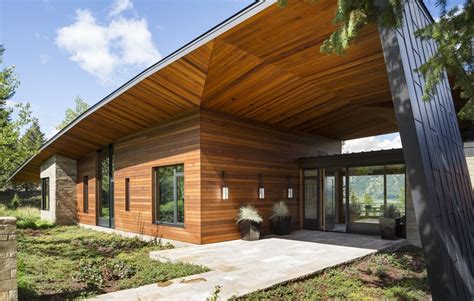 Diseño de moderna casa de campo en madera y piedra | Construye Hogar