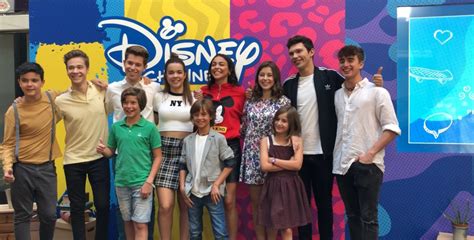 Disney Channel Presentadores Programación 2018 | MI MAMÁ ...