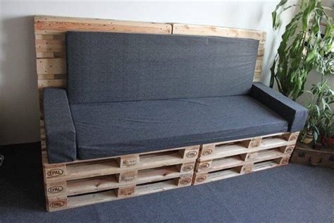 DIY Upholstered Pallet Settee   Pallet Sofa | 99 Pallets