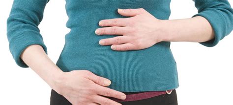 Dolor de estómago con inflamación: causas y remedios