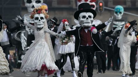 ¿Dónde puedo ver en vivo el Desfile de Día de Muertos 2022 en CDMX ...