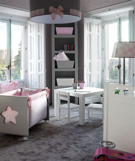 Dormitorio de bebé en rosa y gris