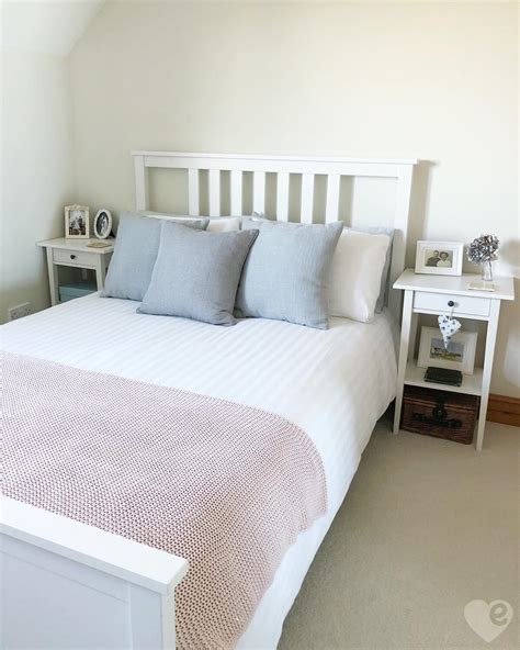 Dormitorio de matrimonio de Ikea con cama Hemnes · luladu