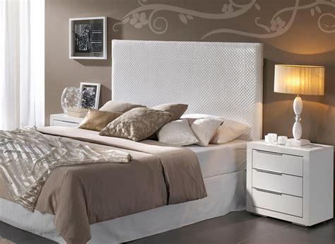 Dormitorio Muebles modernos: Dormitorio de matrimonio ikea