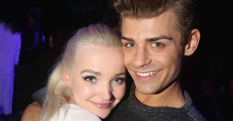 Dove Cameron FINALLY Confirmed She s Dating Thomas Doherty: | Scoopnest
