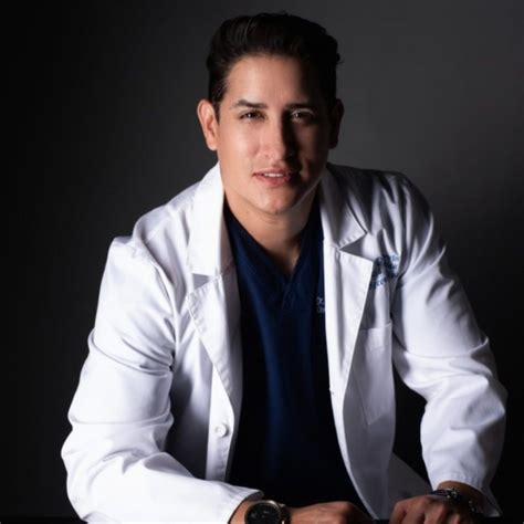 Dr. Daniel Servín Cirujano plástico,   Agenda cita | Doctoralia.com.mx