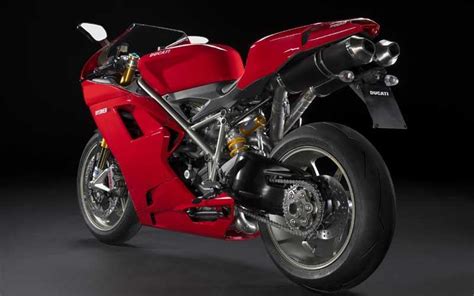 Ducati 1198 official pictures