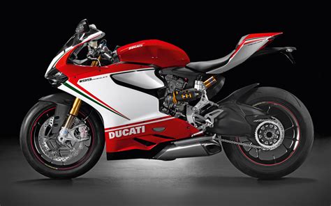 Ducati 1199 Panigale – La prima moto premiata col Compasso ...