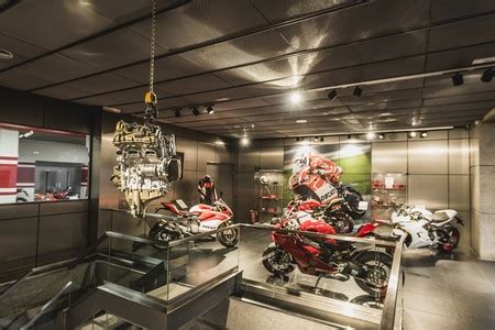 Ducati abre en Madrid su concesionario más grande de ...