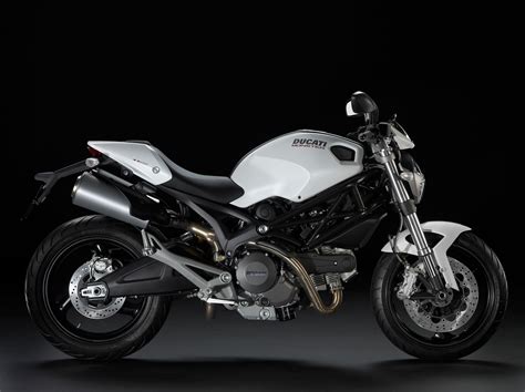 Ducati Motorcycle Pictures: Ducati Monster 696   2011