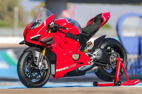 Ducati Panigale V4 R   New バイク