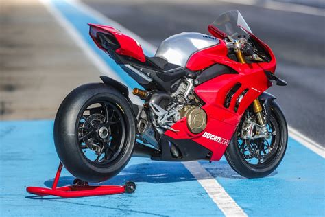 Ducati Panigale V4 R   Review Of The New 2019 Model