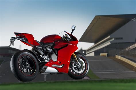 Ducati presenta su tarifa de precios para 2012 | Industria ...