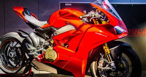 Ducati presentó los modelos de sus nuevas motocicletas y ...