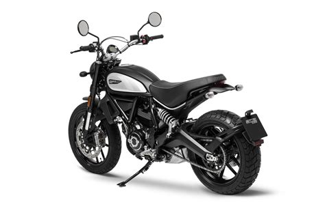Ducati Scrambler 800 Icon Dark: prezzo e disponibilità