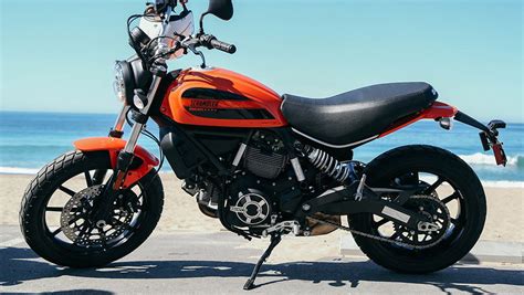 Ducati Scrambler Sixty2 for rent near Los Angeles, CA | Riders Share